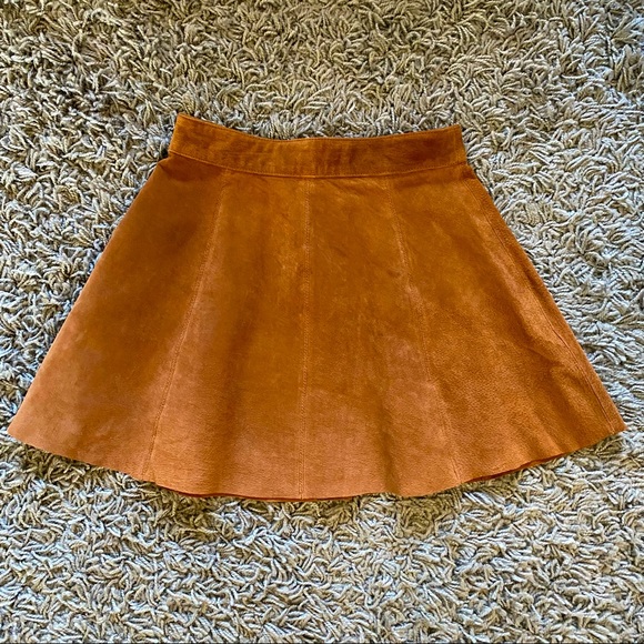 ‼️LAST CALL‼️ Genuine Suede Camel Button Skater Skirt - XS - Picture 6 of 6